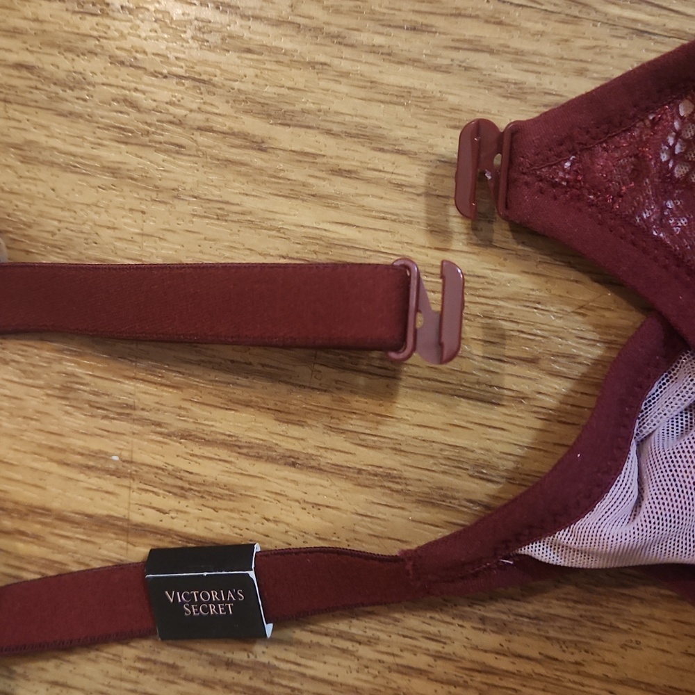 NWT VS 34D lace Body by Victoria - Picture 9 of 10
